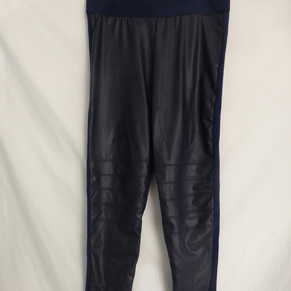 REVAMPED ATHLEISURE, large, stretchable leggings